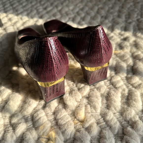 Heels - Picture 2 of 2